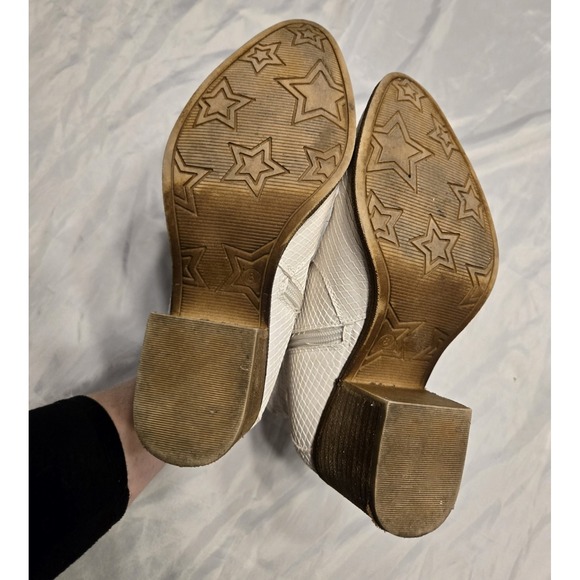 Dirty Laundry Unite Western Boot White Womens 8M, Low Heel‎ Cowgirl Cute Party - Picture 8 of 8